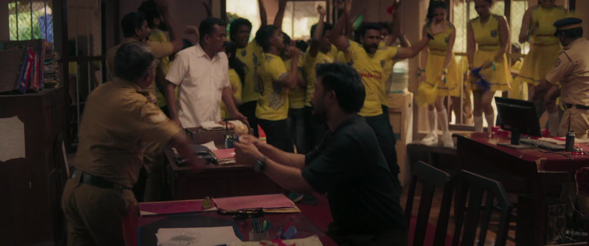 The Pet Detective 2025 Hindi Dubbed Movie Download HDRip || 300Mb || 720p || 1080p || 2160p