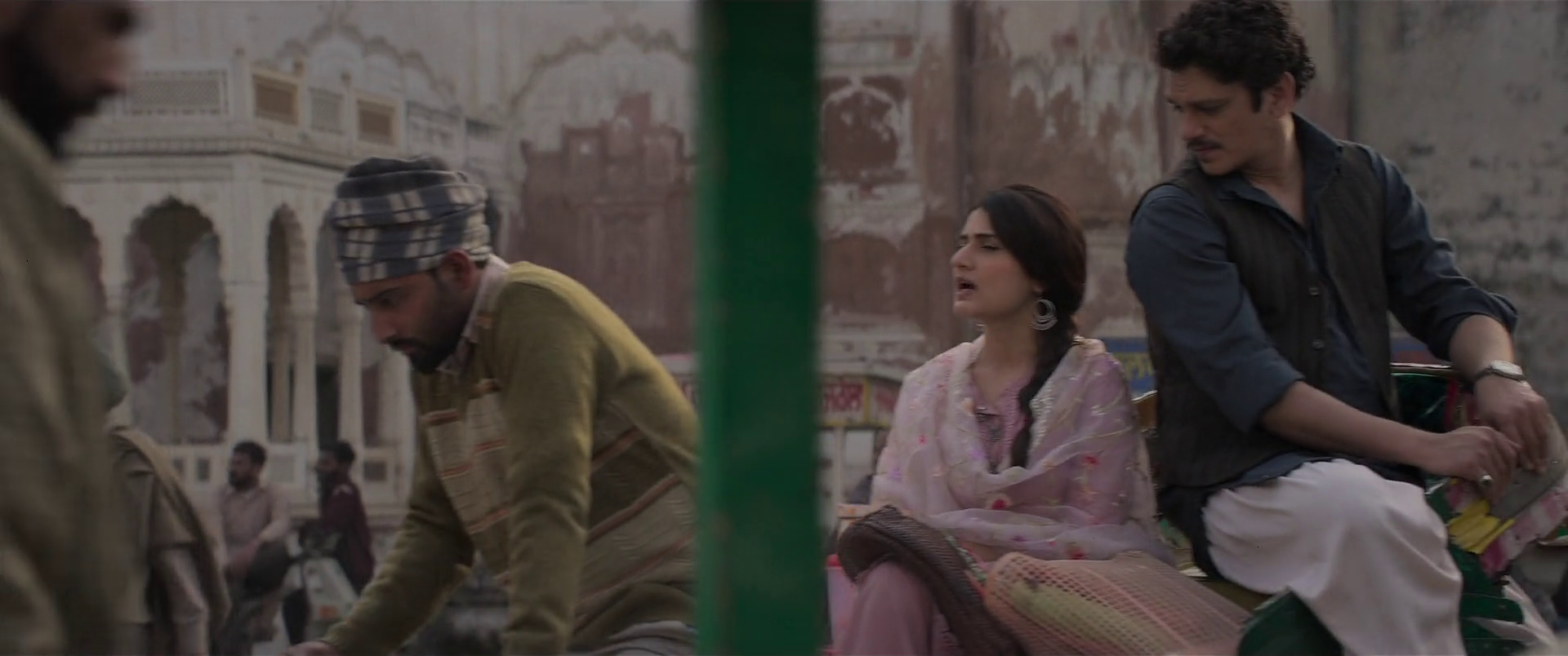 Gustaakh Ishq 2025 Hindi Movie Download HDRip || 300Mb || 720p || 1080p || 2160p