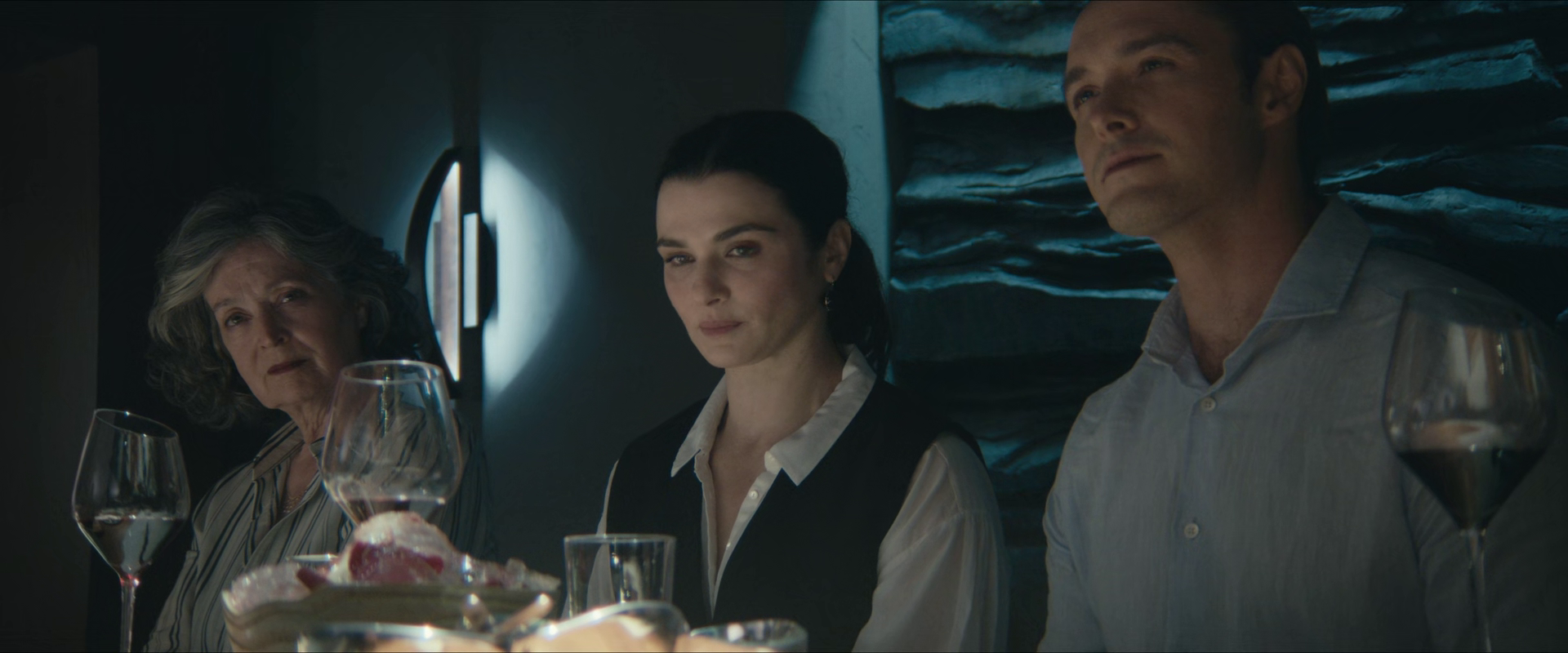 Dead Ringers (Season 1) WEB Series HDRip Dual Audio || 200Mb || 720p || 1080p