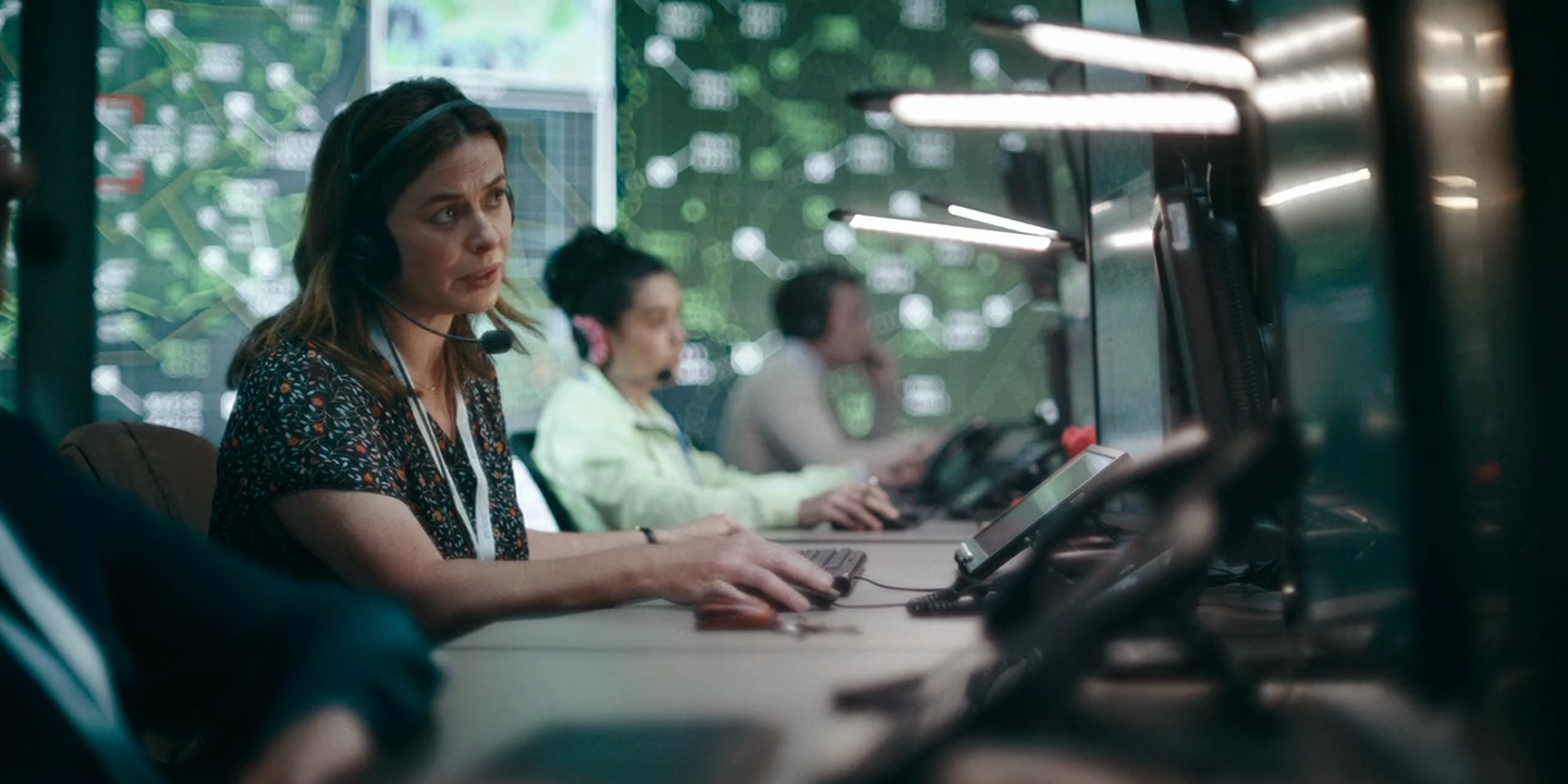 Hijack (Season 1) WEB Series HDRip Dual Audio || 200Mb || 720p || 1080p