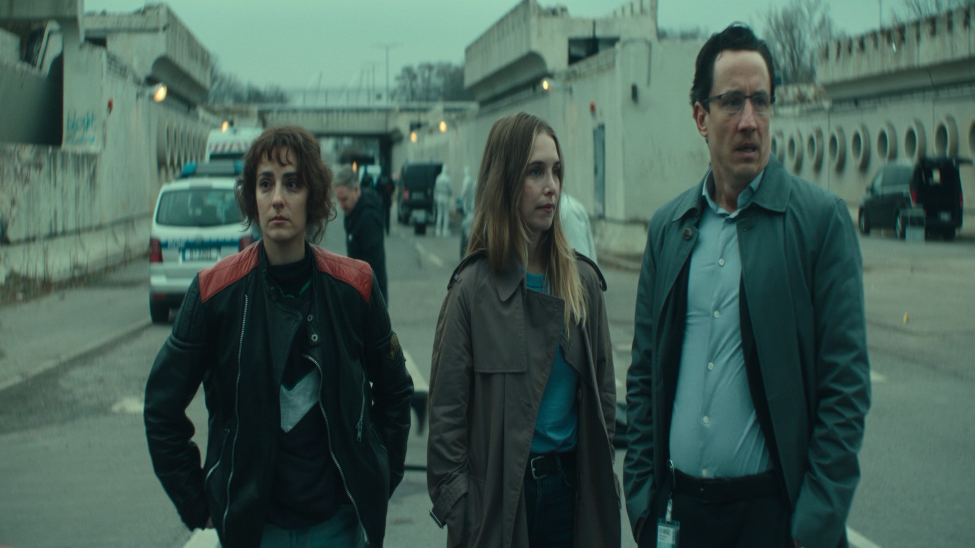 Unfamiliar (Season 1) WEB Series HDRip Dual Audio || 1080p