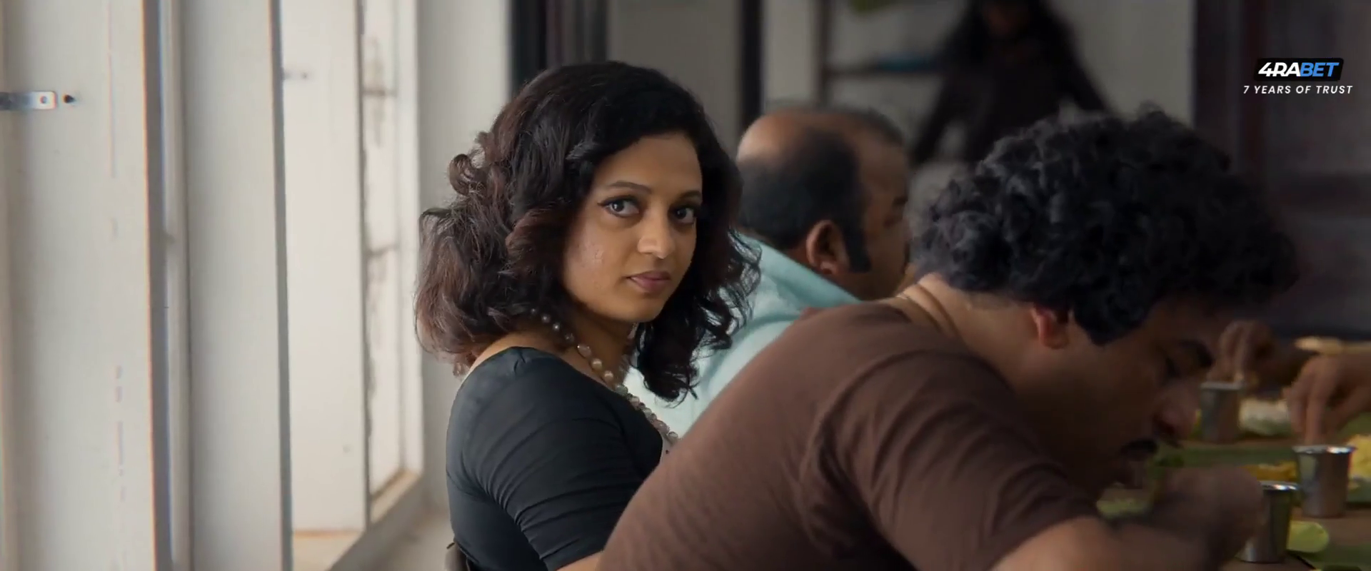 Varshangalkku Shesham 2024 Hindi Dubbed Movie Download HDRip || 300Mb || 720p || 1080p