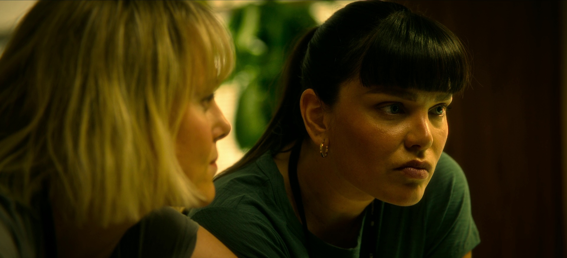 Detective Hole (Season 1) WEB Series HDRip Dual Audio || 100Mb || 720p || 1080p