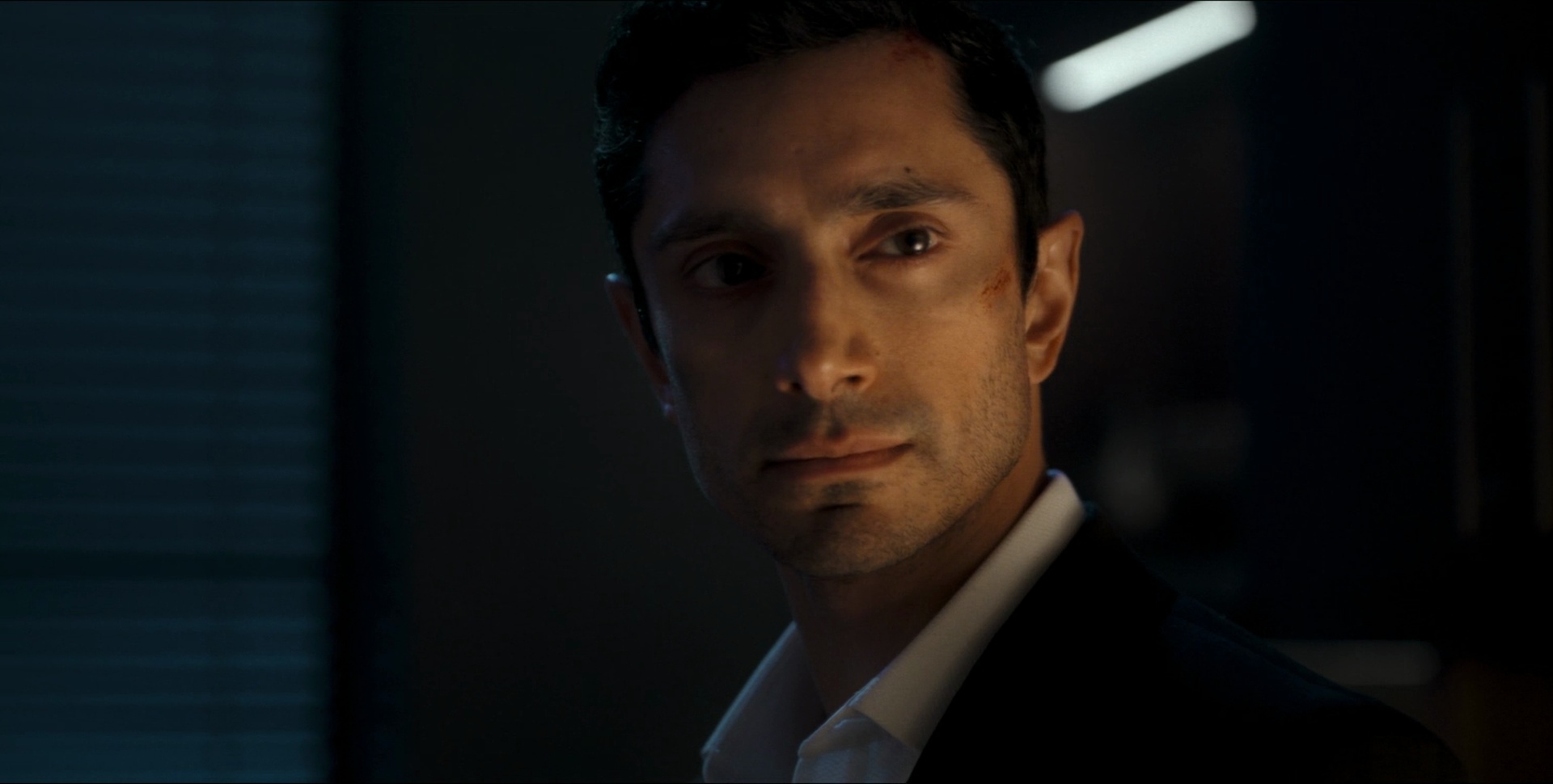 Bait (Season 1) WEB Series HDRip Dual Audio || 100Mb || 720p || 1080p