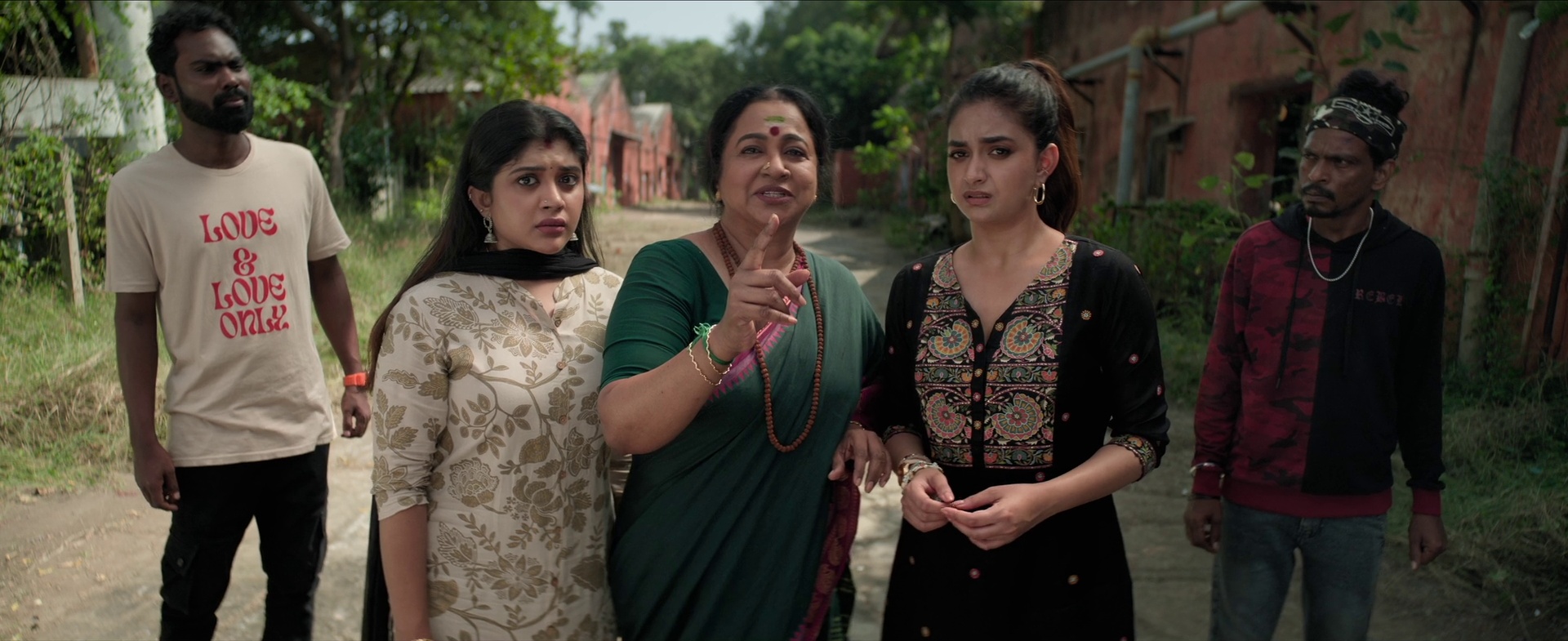 Revolver Rita 2025 Hindi Dubbed Movie Download HDRip || 300Mb || 720p || 1080p